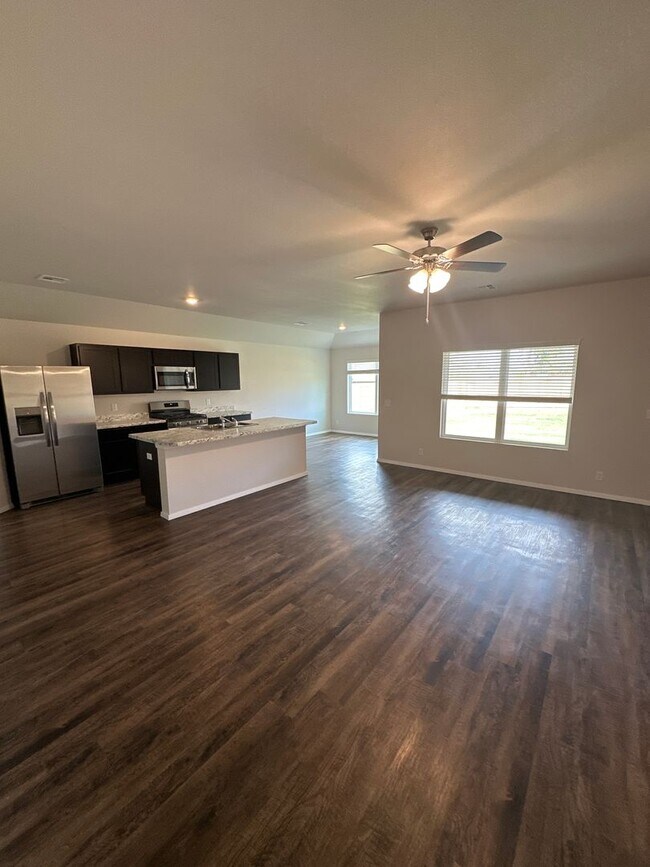 Building Photo - Now Pre-Leasing! Your Next 4-Bedroom, 2-Bath Home in Broken Arrow Awaits!