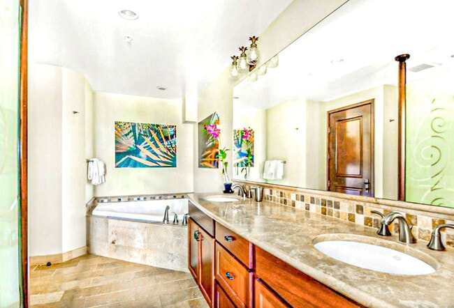 Building Photo - 4-820 Kuhio Highway-SI ID1376586P