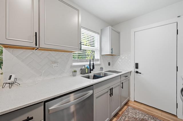 Building Photo - 303 Brodie St