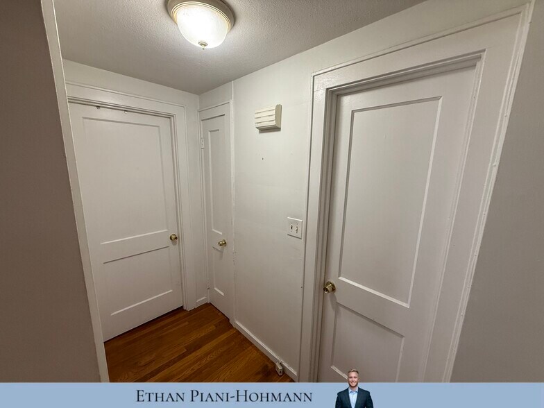 Building Photo - 43 Aldrich Rd