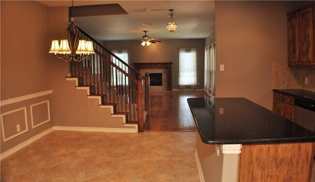 Building Photo - 9424 Snowberry Dr