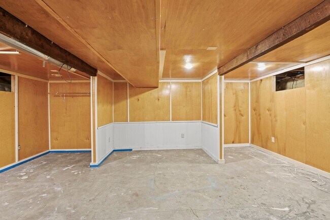 Building Photo - 206 W Waverly Pl