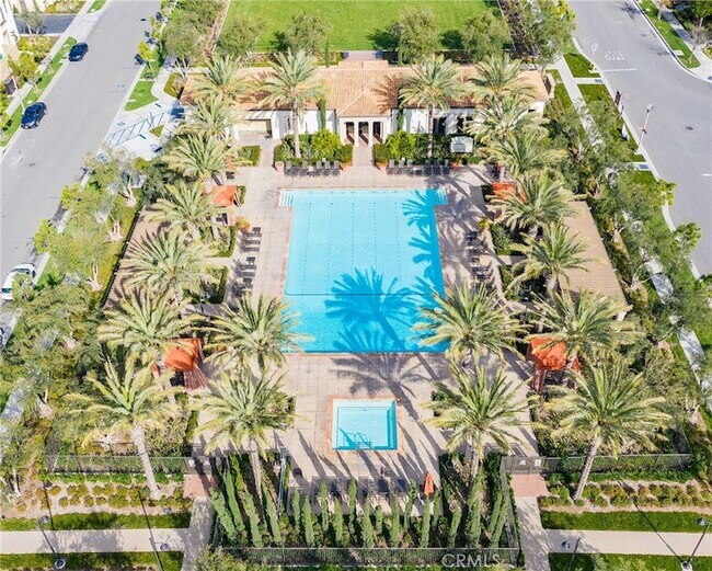 Building Photo - 64 Emerald Clover