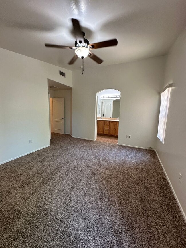 Building Photo - Beautiful 3 Bed 2 Bath House!!