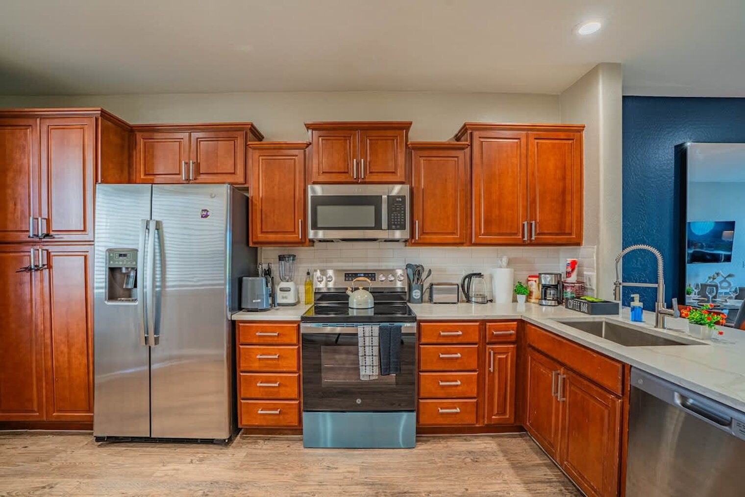 Building Photo - 1275 E University Dr