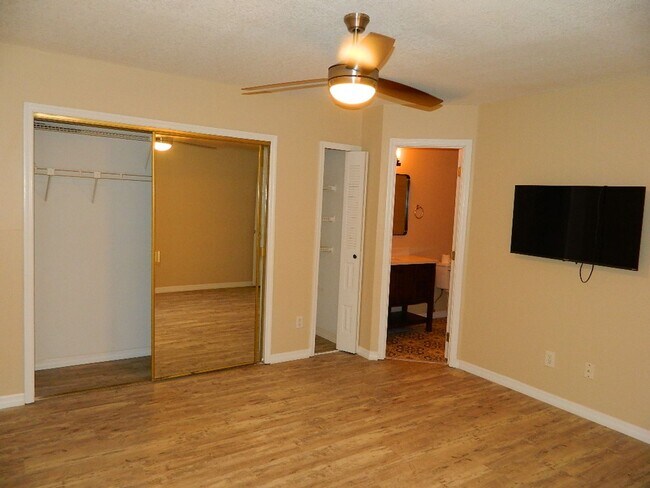 Building Photo - Coming Soon-Altamonte Springs 3-2 Condo Available Aug 14th