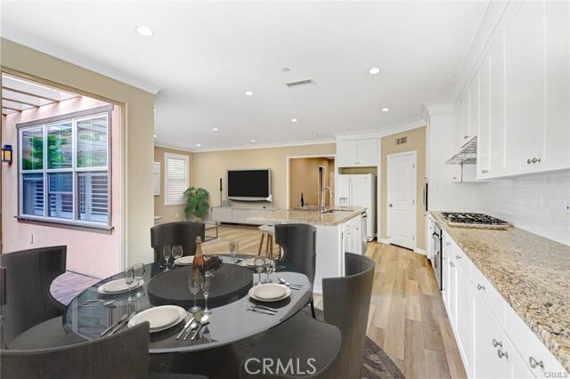 Building Photo - 64 Ashdale