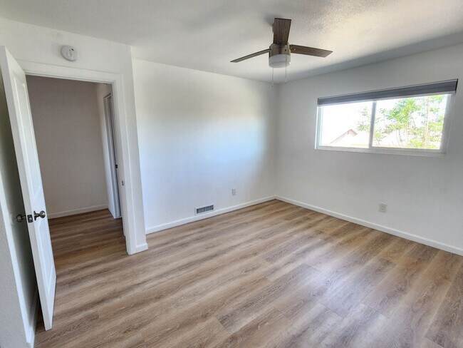 Building Photo - 6439 Camarilla Ave