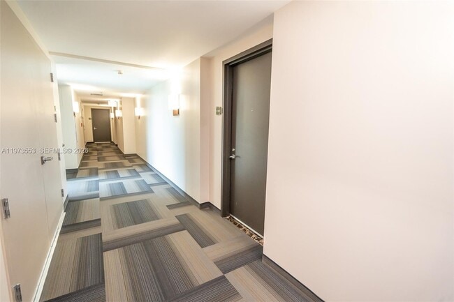 Building Photo - 2641 N Flamingo Rd