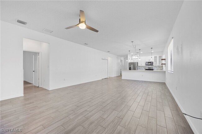 Building Photo - 5037 Arancia Ln