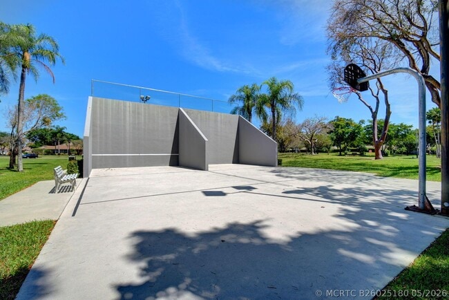 Building Photo - 8697 Sunbird Pl