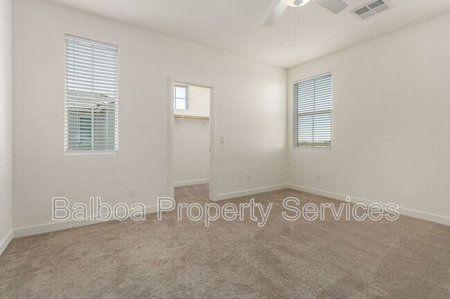 Building Photo - 5528 S Dillon Cir
