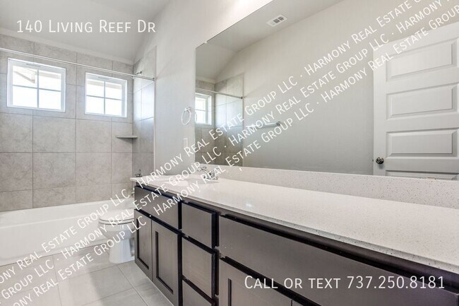 Building Photo - 140 Living Reef Dr