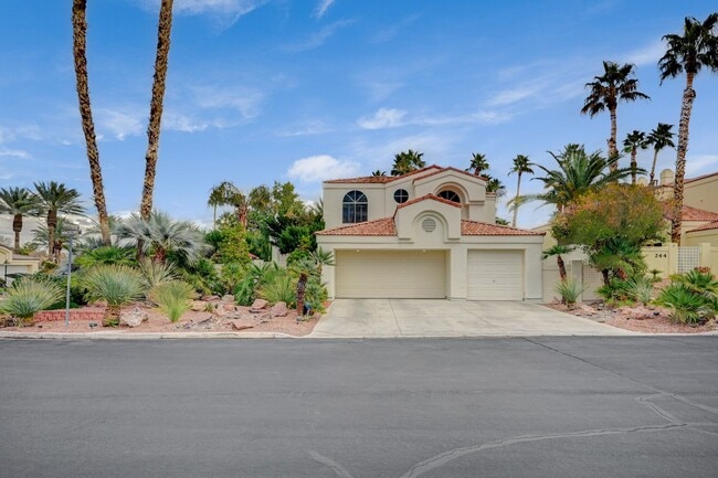 Building Photo - Beautiful 4 Bedroom Contemporary Furnished...