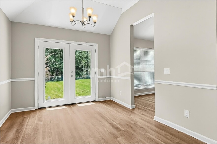 Building Photo - 474 Young Way