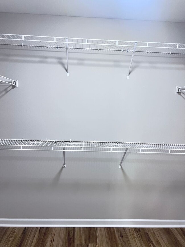 Building Photo - 631 Clary St