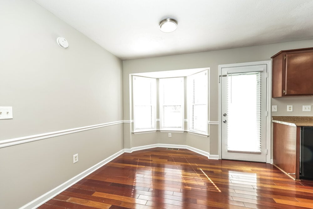 Building Photo - 906 Tal Ln