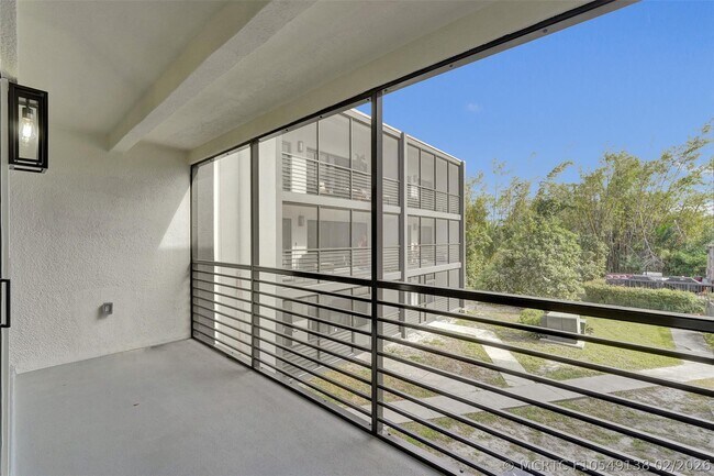 Building Photo - 4040 N Hills Dr