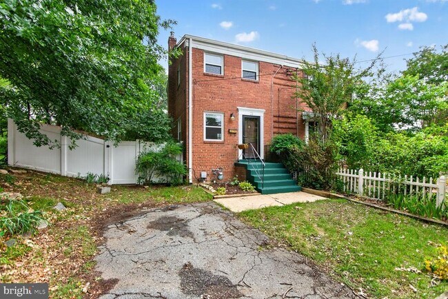 Building Photo - 23 Underwood Pl