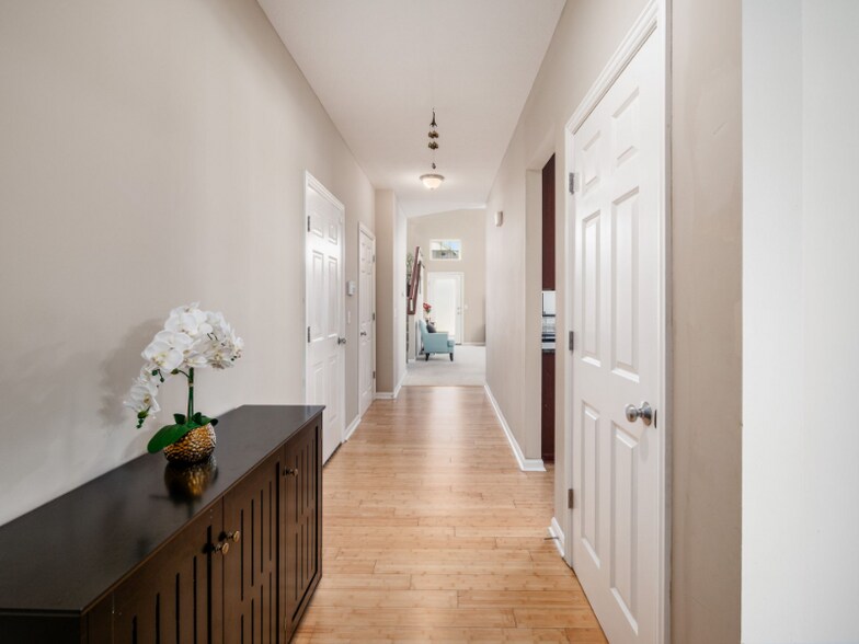 Building Photo - 5608 Maple Dell Ct