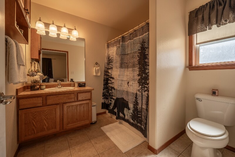 Building Photo - 807 Nebula St