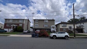 Building Photo - 435 Steinway Rd