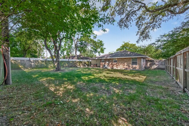 Building Photo - 4045 Osby Dr