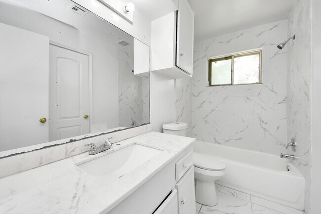 Building Photo - 9131 Rentur Dr