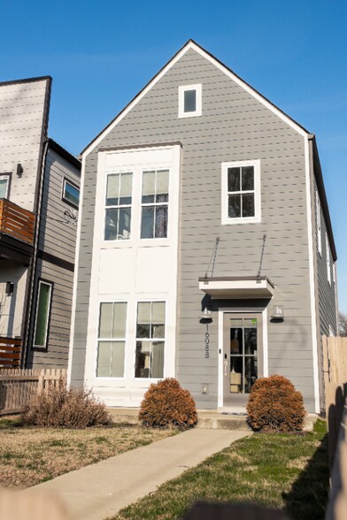 Building Photo - 1608B 16th Ave N