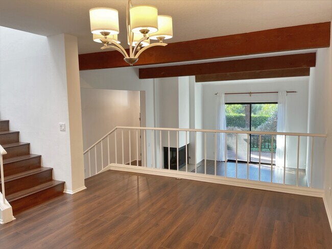 Building Photo - 1450 Palisades Dr