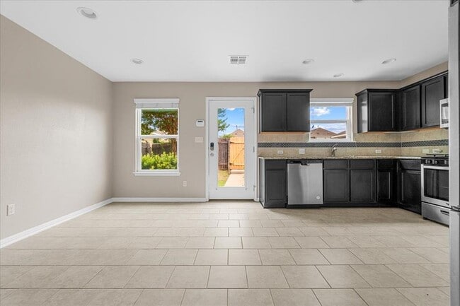 Building Photo - 163 Wainscot Oak Wy