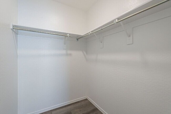 Building Photo - 1536 E Demain Dr