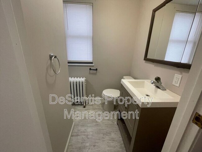 Building Photo - 1000 Duss Ave