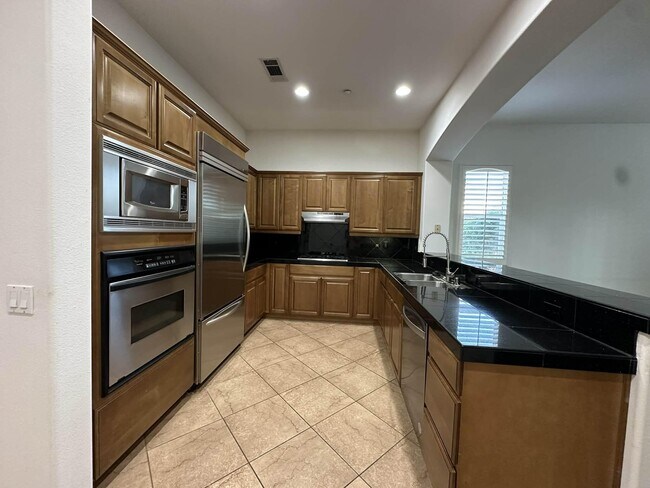 Building Photo - 13 Vista Mirage Way