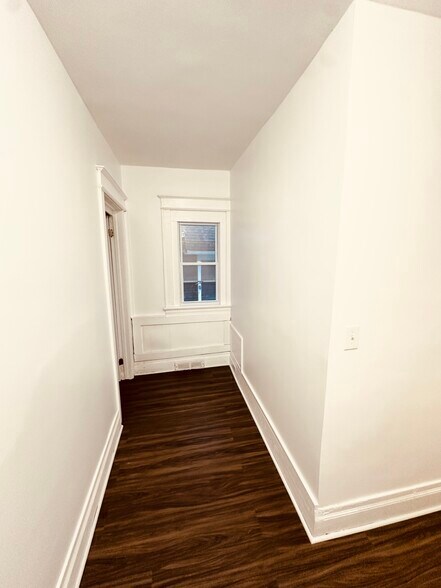 Building Photo - 96-98 Durnan St