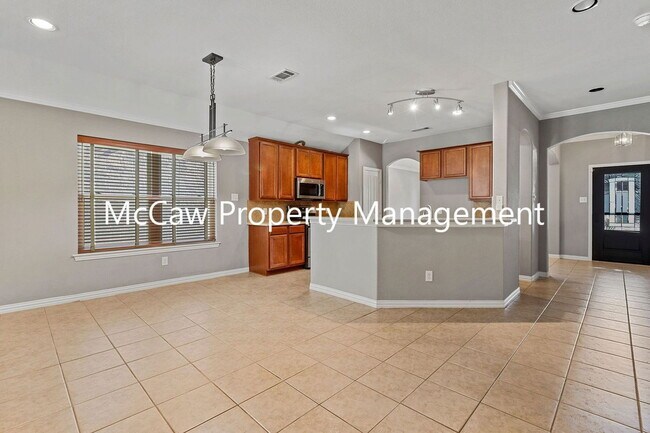 Building Photo - 604 Creekside Dr