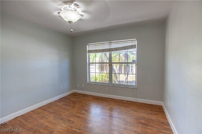 Building Photo - 9511 Cypress Dr N