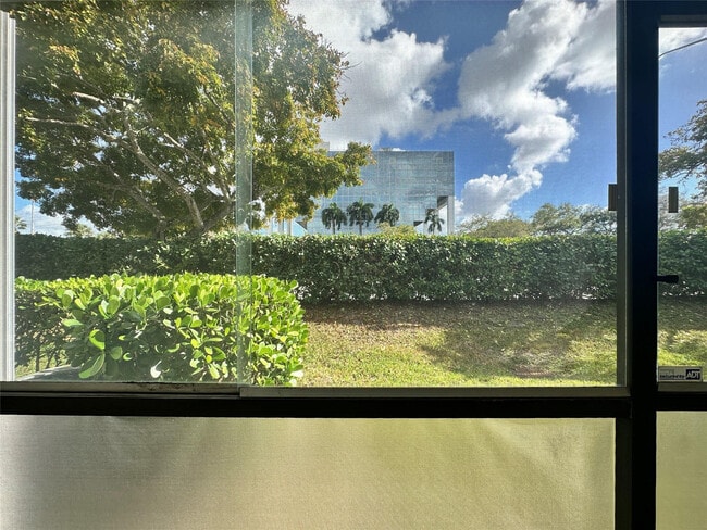 Building Photo - 9633 Riverside Dr