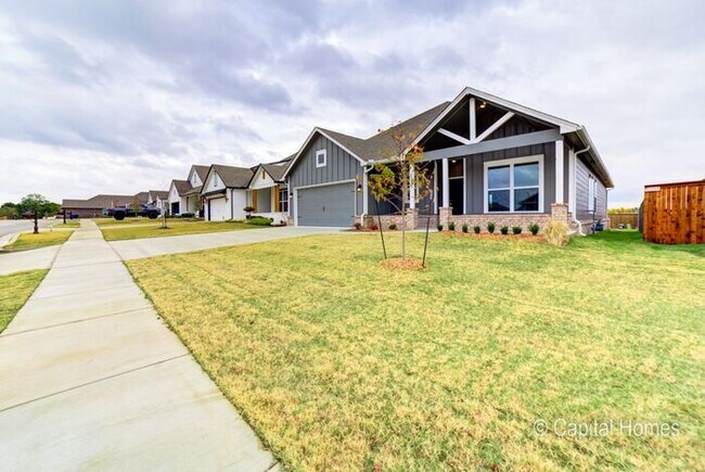 Building Photo - Move In Special! Relax In The Comfort of a...