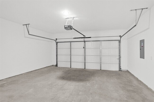 Building Photo - 312 Oakbend Dr