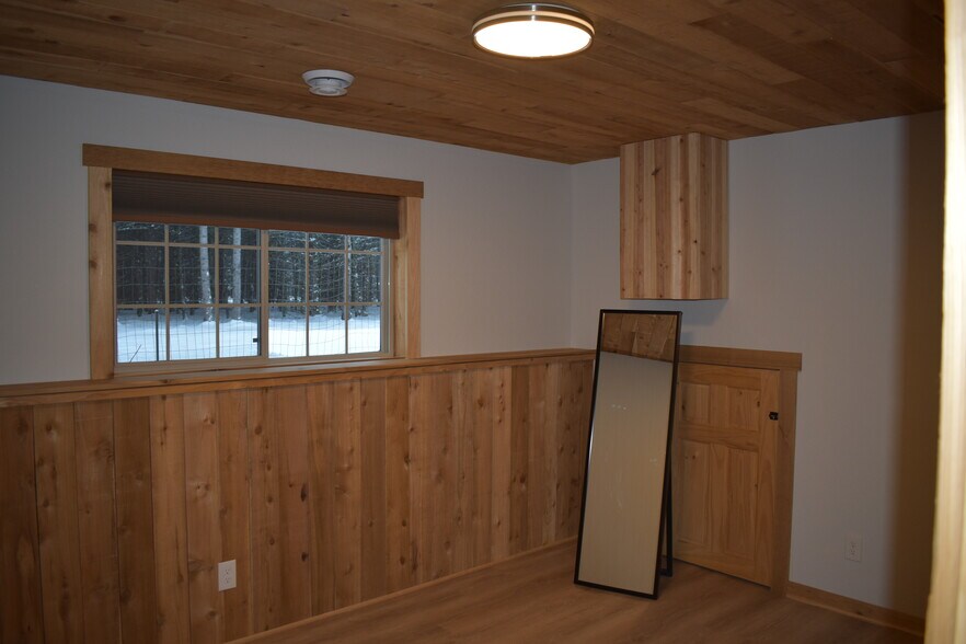 Building Photo - 6587 Rolling Hills Dr