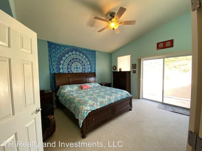 Building Photo - 5 br, 3 bath House - 372 Camino De las Casita