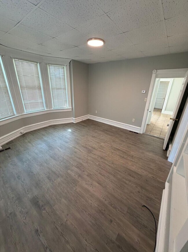 Building Photo - 4216 W Penn Ave