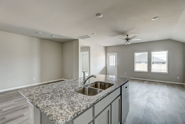 Building Photo - Brand New 4 Bed For Lease in Sara Park