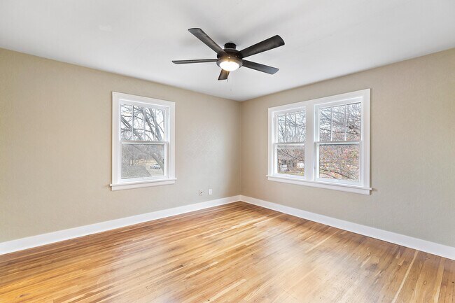 Building Photo - 227 E 17th Ave