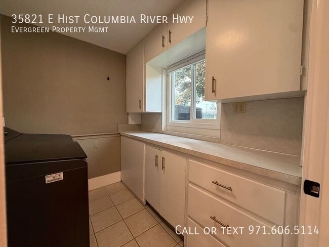 Building Photo - 35821 Historic Columbia River Hwy