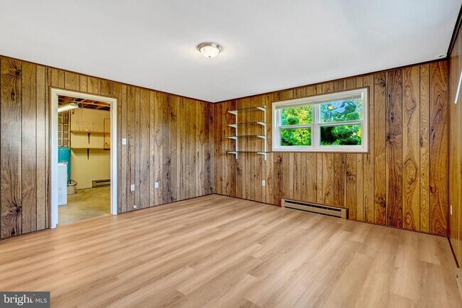 Building Photo - 4570 Lawnvale Dr