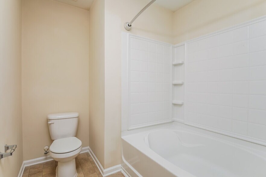 Building Photo - 1301 Braemar Highland Dr