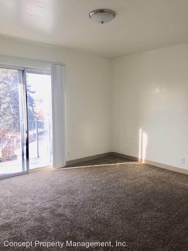 Building Photo - 435 E Warnock Ave