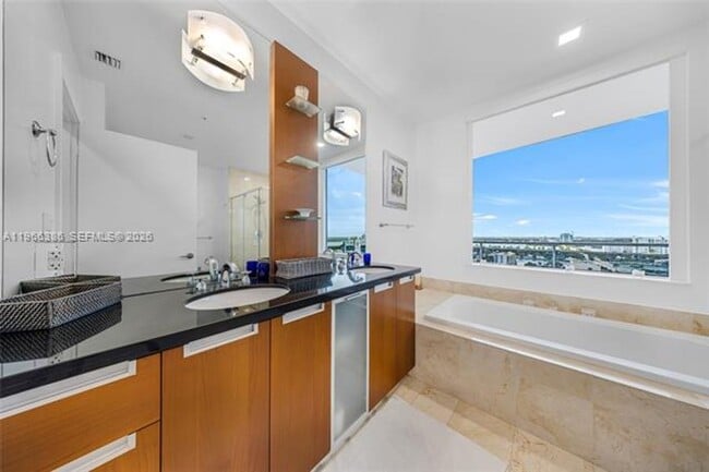 Building Photo - 7901 Hispanola Ave